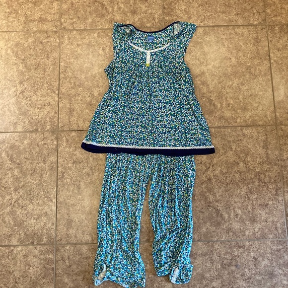 ADORABLE Vera Wang pajamas size medium set - Picture 3 of 5